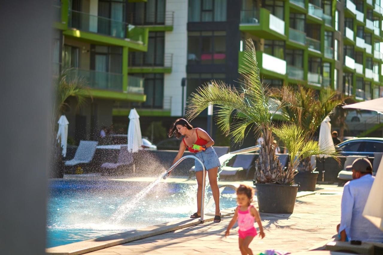 Royale Sundance Studio 7 Beach Spa & Pool Mamaia Nord Exterior photo