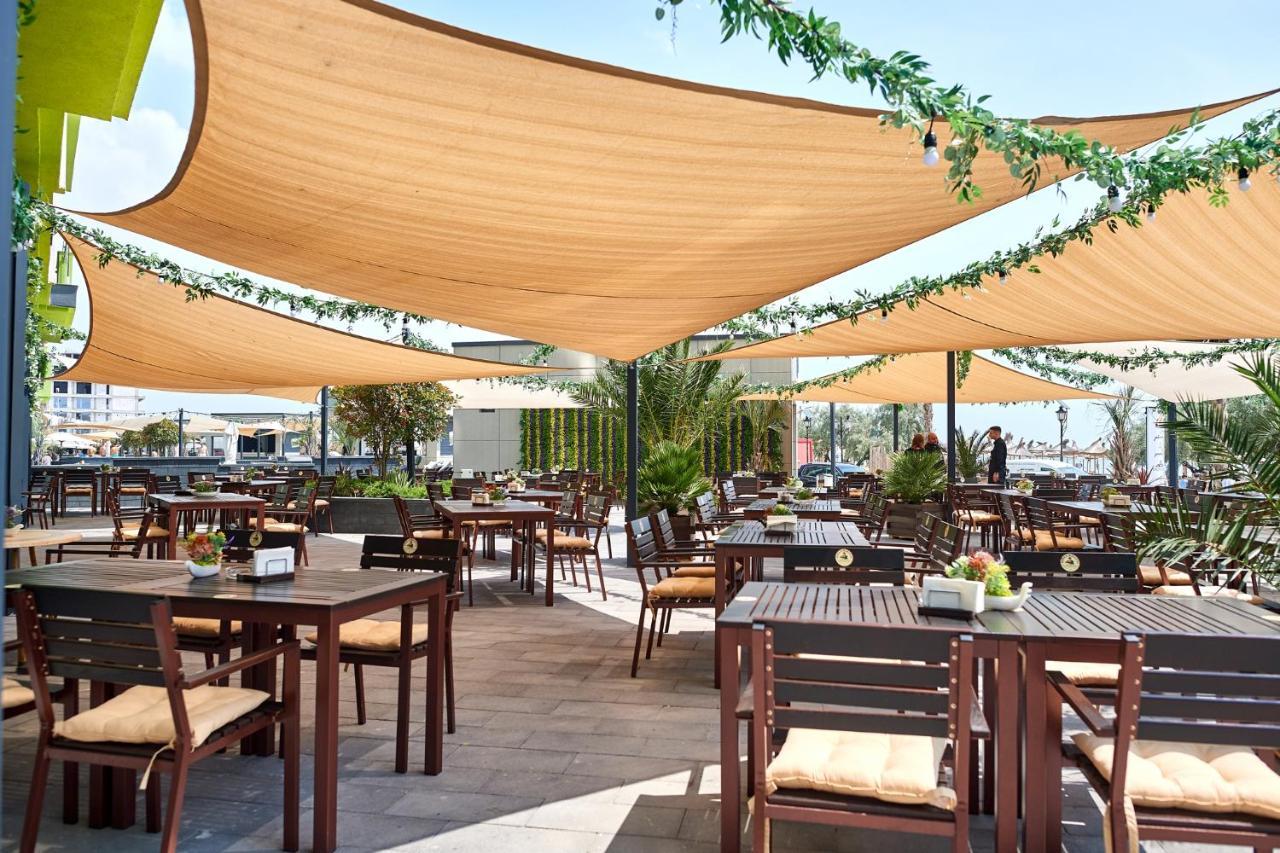 Royale Sundance Studio 7 Beach Spa & Pool Mamaia Nord Exterior photo